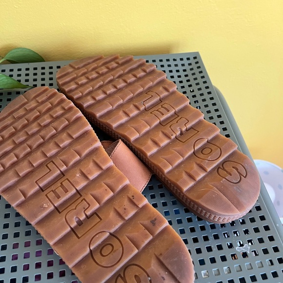 Sorel Double-Buckle Slide Sandals - Picture 5 of 7